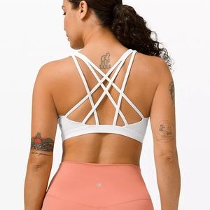 NWOT White Free to be Serene Size 6